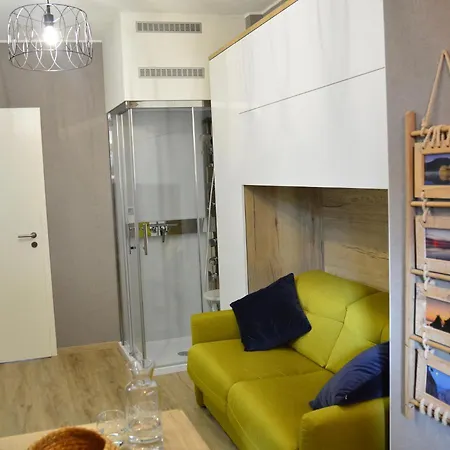 Apartment 33 Paveestrasse