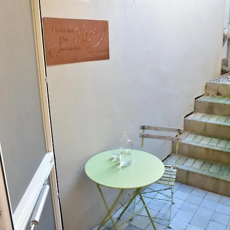 Apartment 33 Paveestraße